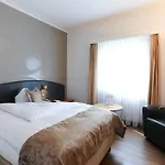 Hotel Uzwil فندق 4*