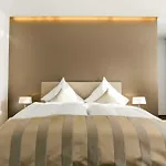 Hotel Uzwil فندق