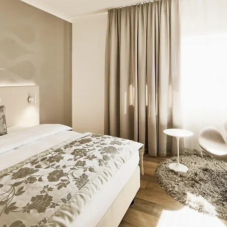 Hotel Uzwil Szálloda